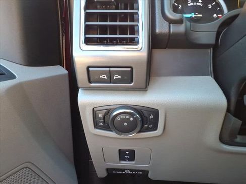 Certified 2018 Ford F250 XLT w/ XLT Premium Package image 20