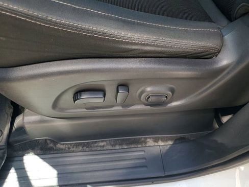 Used 2019 Nissan Titan SV w/ SV Convenience Package RWD image 24