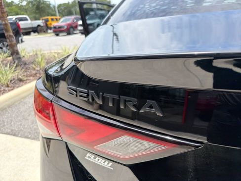 Used 2023 Nissan Sentra SR w/ Midnight Edition Package FWD image 18