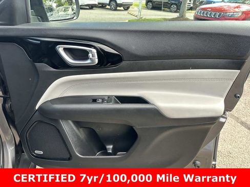 Certified 2022 Jeep Compass Limited w/ Sun and Sound Group AWD/4WD image 9