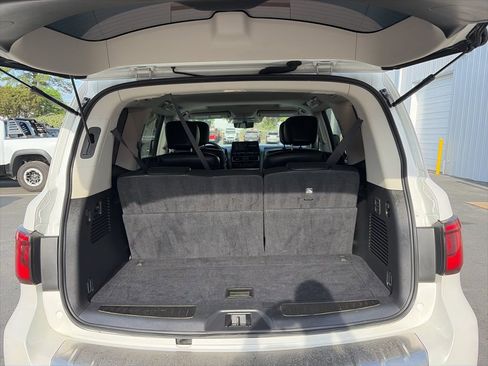 Used 2024 INFINITI QX80 Luxe image 10