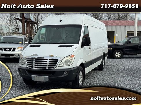 Used 2010 Freightliner Sprinter 2500 image 1