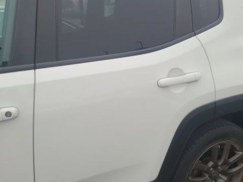Used 2016 Jeep Renegade 75th Anniversary AWD/4WD image 30