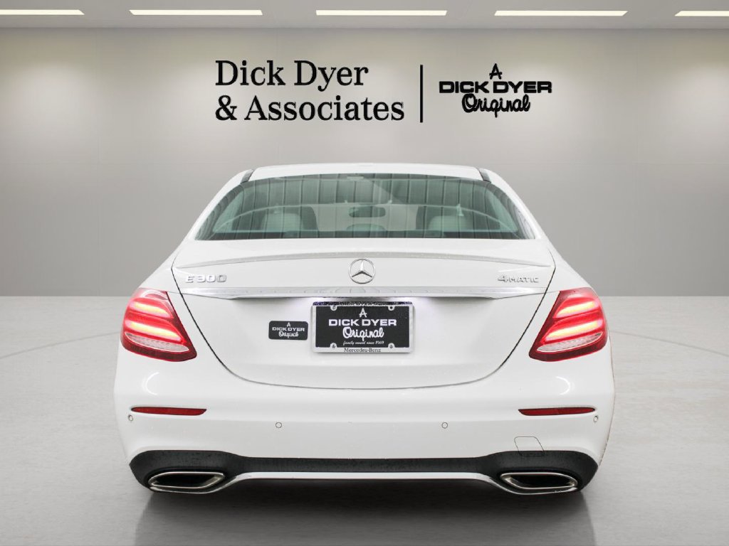 Used 2017 Mercedes-Benz E 300 4MATIC image 10