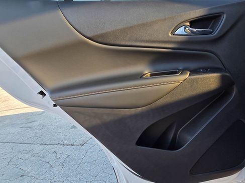 Used 2021 Chevrolet Equinox Premier image 24