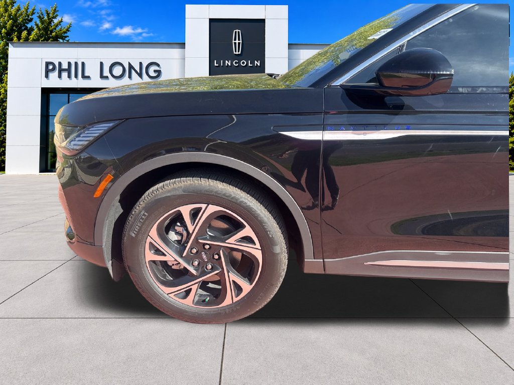 Used 2026 Lincoln Nautilus Premier w/ Equipment Group 102A AWD/4WD image 35