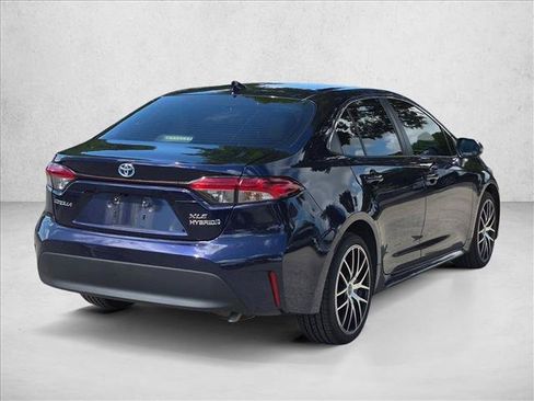 Used 2024 Toyota Corolla XLE FWD image 5