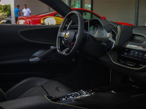 Used 2024 Ferrari SF90 Spider image 37