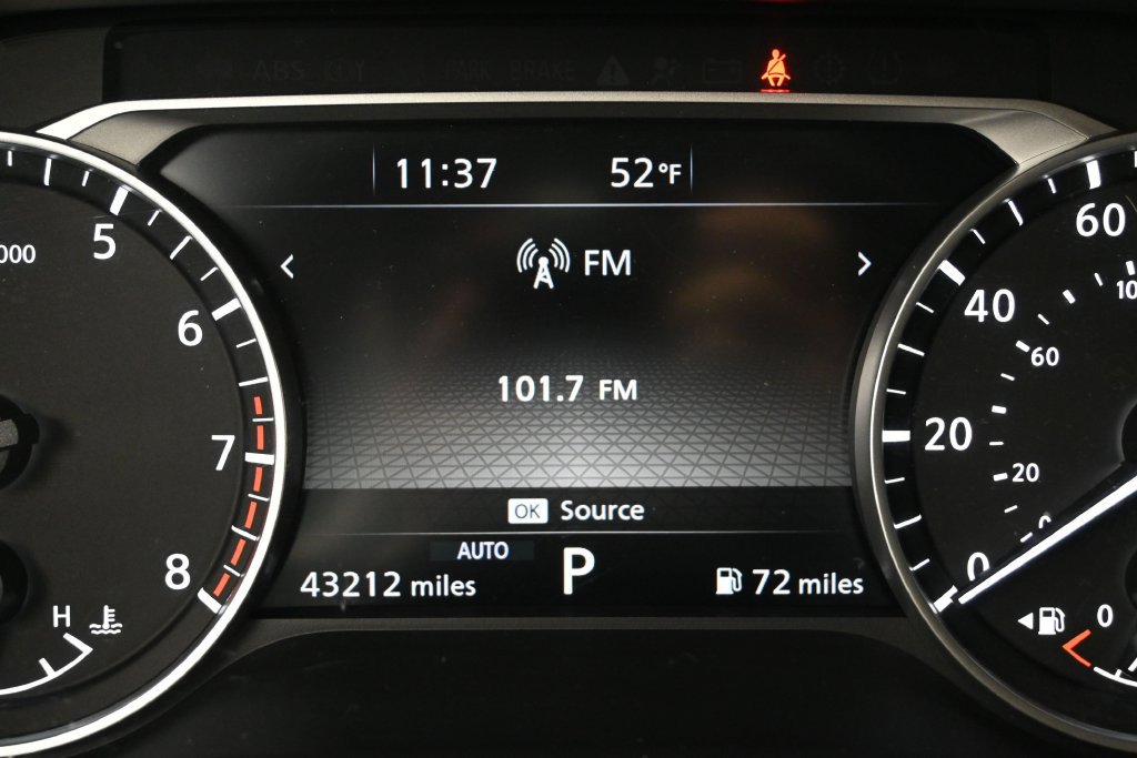 Used 2025 Nissan Pathfinder SV AWD/4WD image 9
