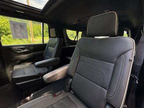 Used 2022 GMC Yukon XL SLT w/ SLT Premium Package AWD/4WD image 60