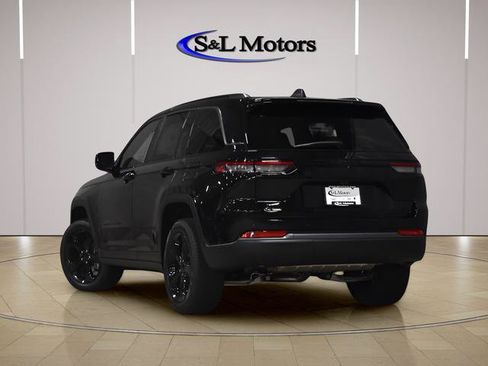 New 2026 Jeep Grand Cherokee Limited w/ Limited Altitude Package AWD/4WD image 4