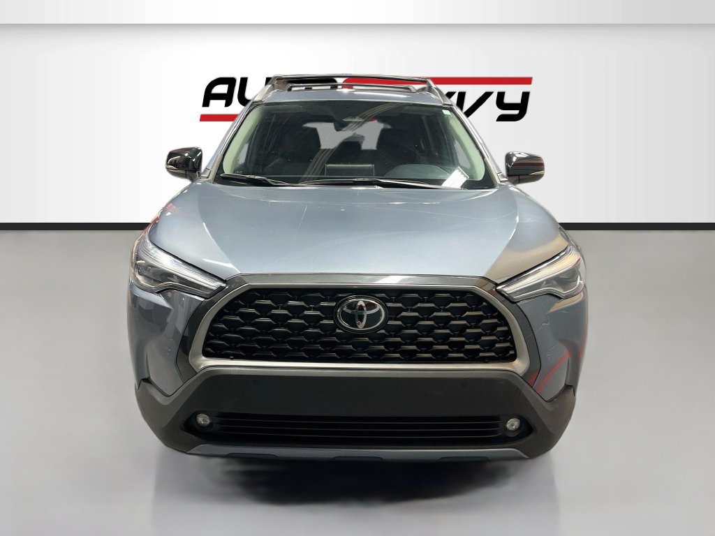Used 2025 Toyota Corolla Cross XLE w/ Convenience Package AWD/4WD image 2