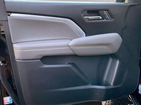 Used 2023 Chevrolet Colorado ZR2 w/ ZR2 Convenience Package III image 17