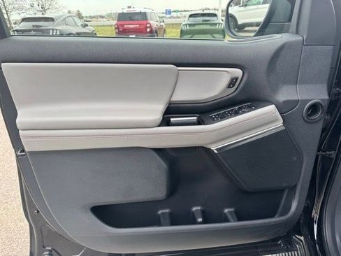 Used 2025 Ford Expedition Active image 10