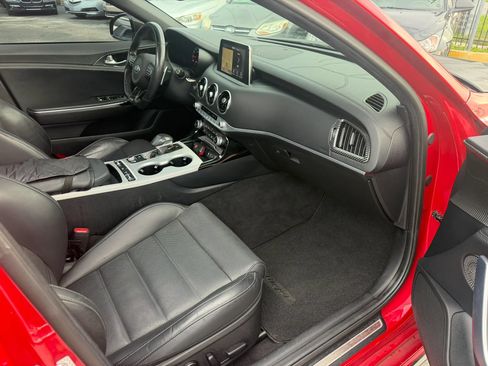 Used 2018 Kia Stinger GT2 AWD/4WD image 10