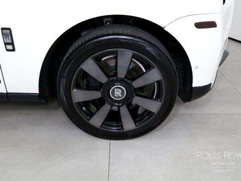 Used 2019 Rolls-Royce Cullinan image 40