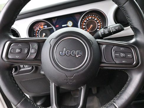Used 2021 Jeep Wrangler Unlimited Sport AWD/4WD image 16