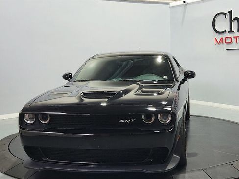 Used 2016 Dodge Challenger SRT Hellcat RWD image 4