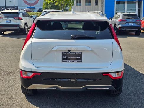 Certified 2024 Kia Niro Wind w/ Wind Preserve Package FWD image 6