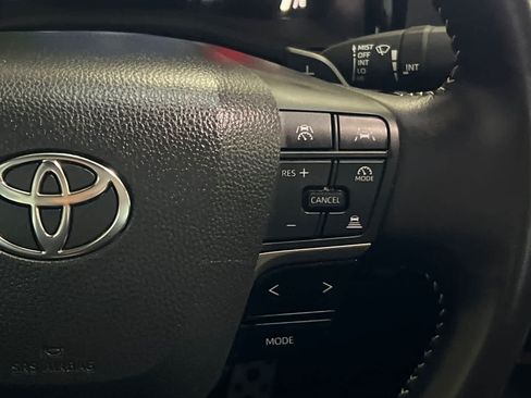 Used 2025 Toyota Camry SE FWD image 26