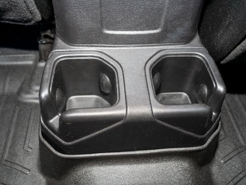 Used 2018 Jeep Wrangler Unlimited Sport image 17