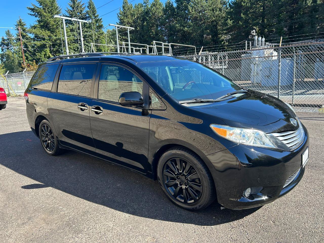 Used 2012 Toyota Sienna Limited w/ Premium Pkg AWD/4WD image 3
