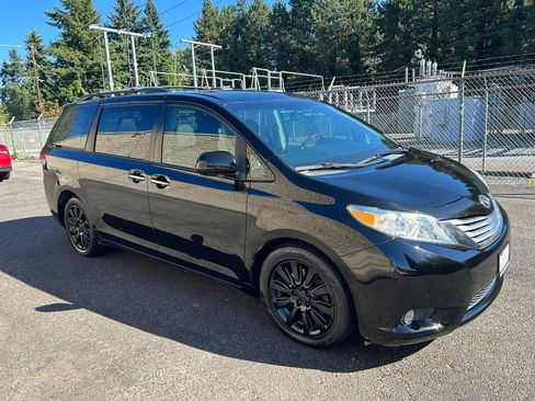 Used 2012 Toyota Sienna Limited w/ Premium Pkg AWD/4WD image 3