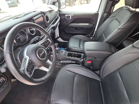 Used 2023 Jeep Wrangler Unlimited Sahara w/ Cold Weather Group AWD/4WD image 12
