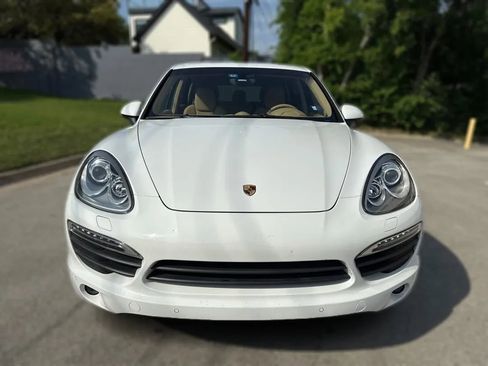 Used 2014 Porsche Cayenne S image 2