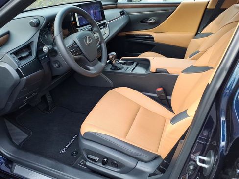 Certified 2023 Lexus ES 350 w/ Premium Package image 18