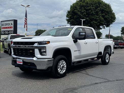Used 2023 Chevrolet Silverado 2500 LT w/ Snow Plow Prep/Camper Package AWD/4WD image 3