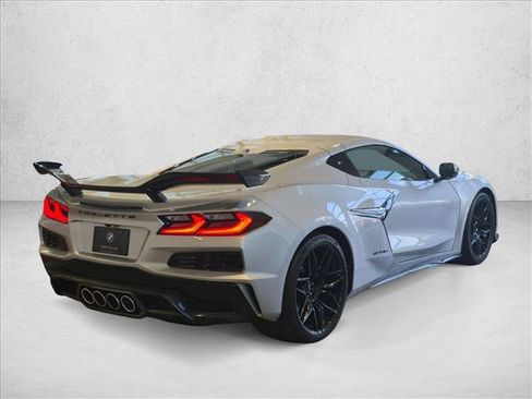 Used 2026 Chevrolet Corvette Z06 w/ Z07 Performance Package RWD image 5