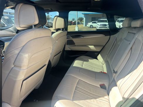 Used 2018 BMW 640i Gran Turismo xDrive image 25