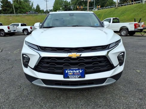 Used 2025 Chevrolet Blazer LT FWD image 8
