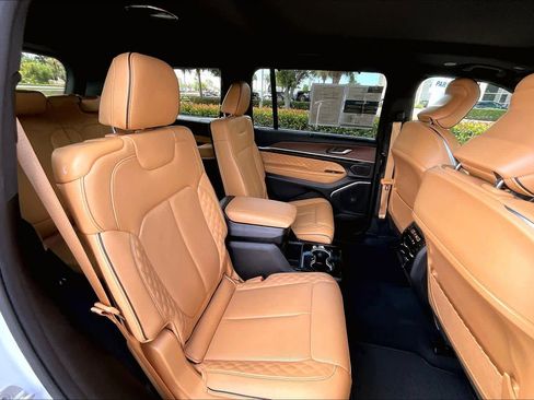 Used 2024 Jeep Grand Cherokee L Summit w/ Advanced Protech Group IV AWD/4WD image 20