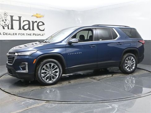 Used 2023 Chevrolet Traverse LT image 32