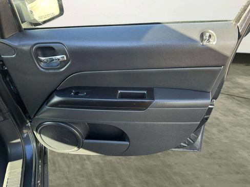 Used 2014 Jeep Patriot Latitude image 25