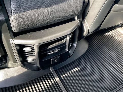Used 2022 RAM 1500 Laramie AWD/4WD image 10