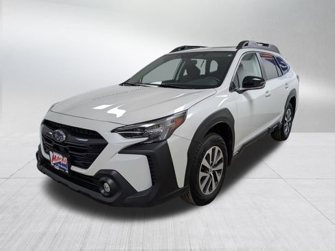 Used 2025 Subaru Outback Premium image 3