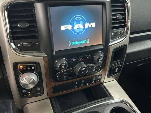 Used 2018 RAM 1500 Laramie w/ Convenience Group AWD/4WD image 18