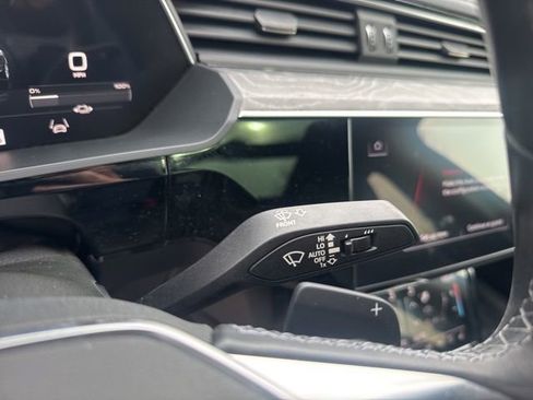 Used 2023 Audi e-tron Premium Plus w/ Premium Plus Package image 20