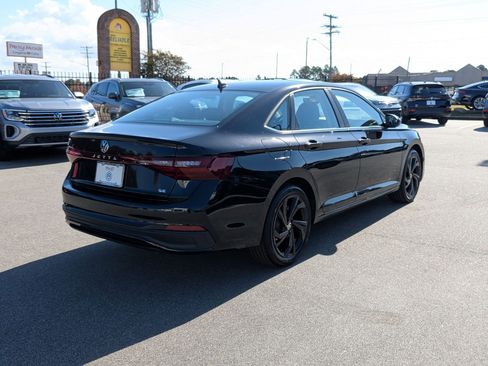 New 2026 Volkswagen Jetta SE image 3