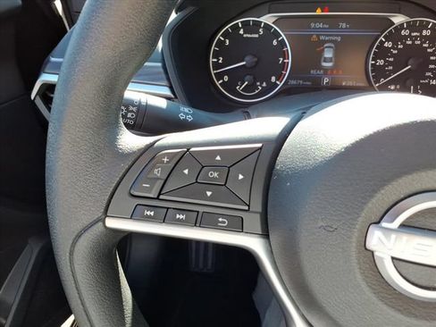 Used 2025 Nissan Altima 2.5 SV FWD image 19