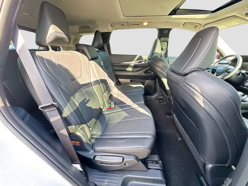 Certified 2026 INFINITI QX60 Luxe w/ Cargo Package FWD image 31