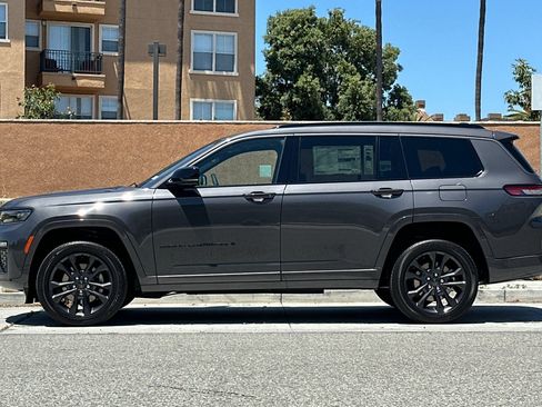 New 2026 Jeep Grand Cherokee L Limited AWD/4WD image 7