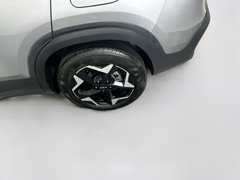 Used 2025 Kia Seltos S FWD image 11