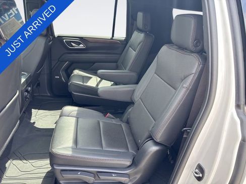Used 2024 Chevrolet Suburban High Country AWD/4WD image 23