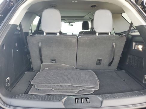 Used 2023 Ford Explorer XLT w/ Equipment Group 202A image 18