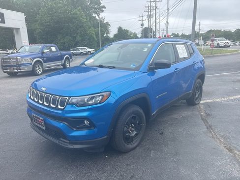 Used 2022 Jeep Compass Latitude AWD/4WD image 7