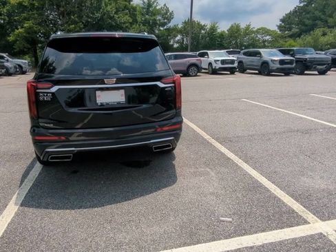 Used 2022 Cadillac XT6 Premium Luxury w/ Platinum Package AWD/4WD image 7